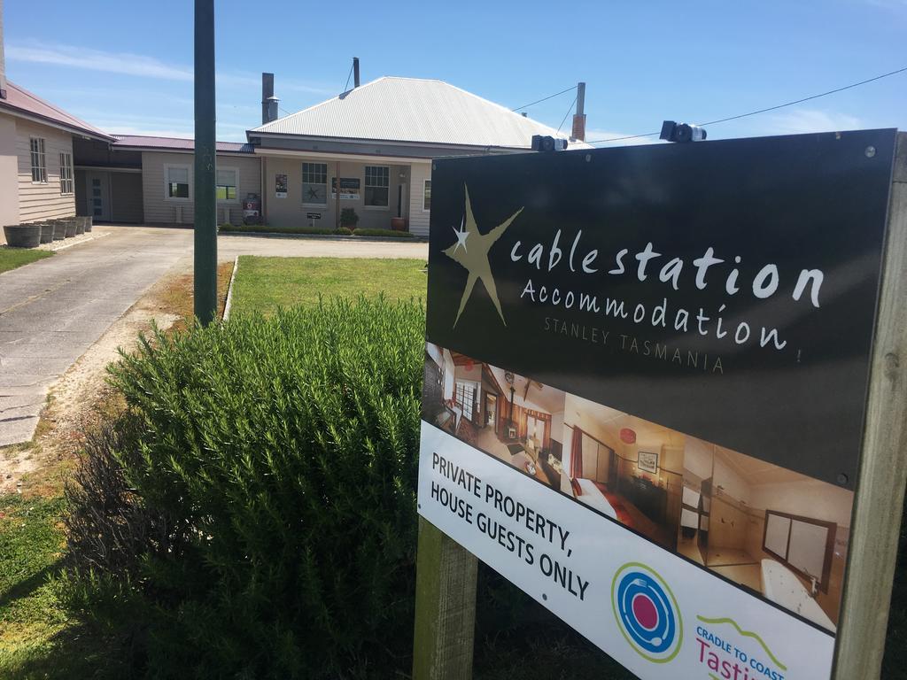Cable Station Accommodation Stanley Exterior foto